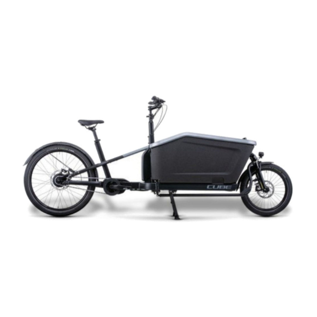 Cube Cargo Dual Hybrid 1000 su sfondo bianco