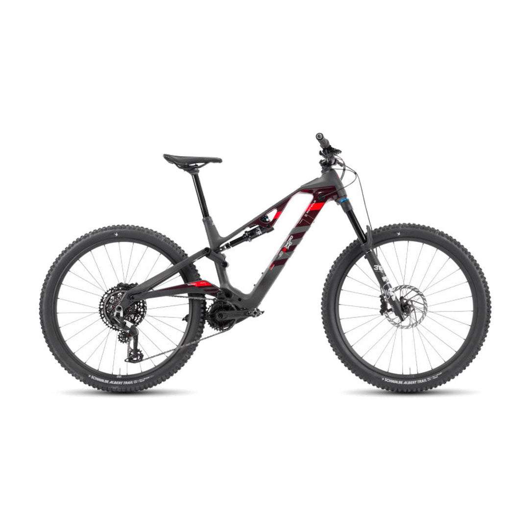Rotwild R.XX Core 2027 su sfondo bianco