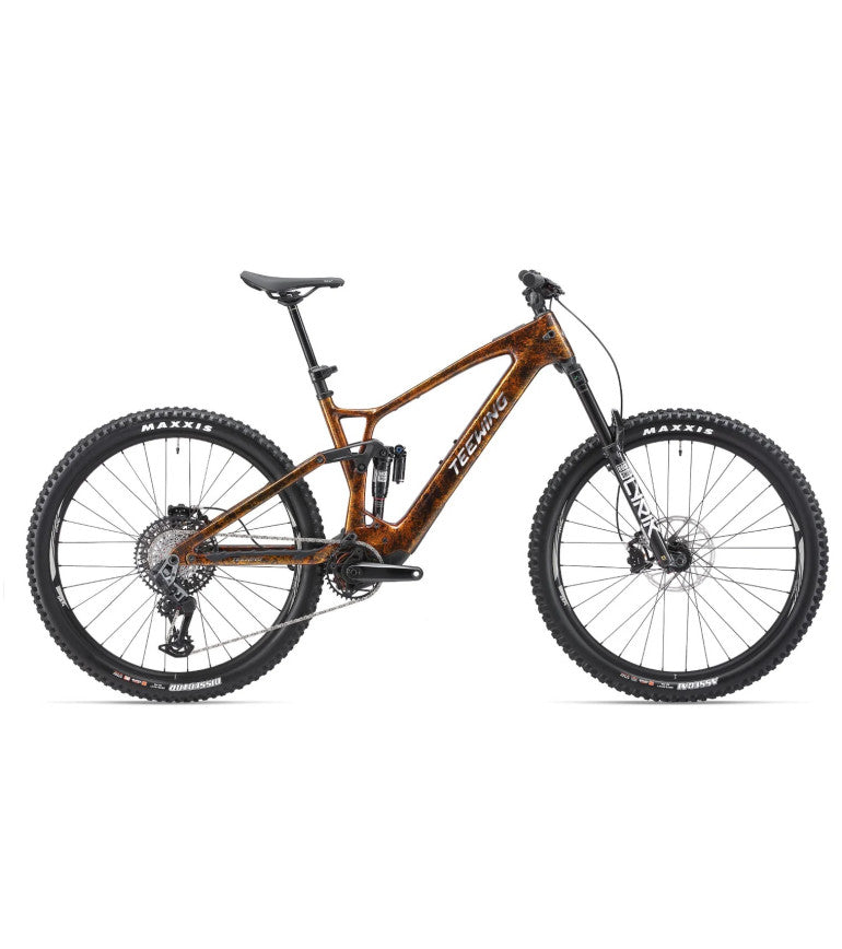 Teewing Turbo Force Pro Impasto Brown su sfondo bianco